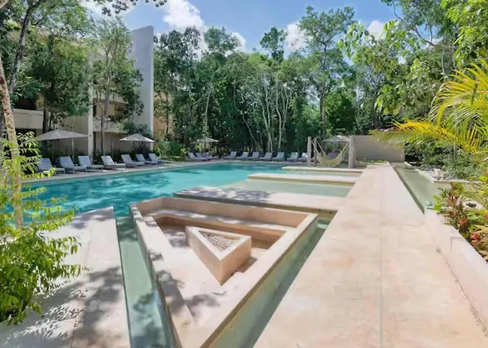Apartment 1st Flr Chic Jungle - Priv Pool Steam & Gym *