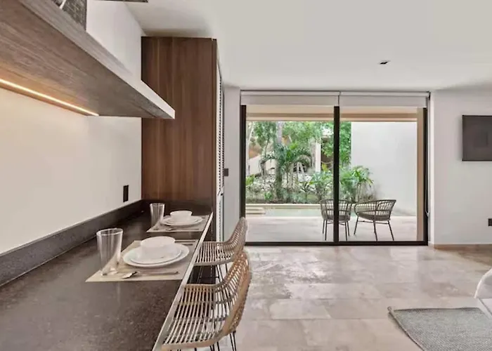 1st Flr Chic Jungle - Priv Pool Steam & Gym Apartment *