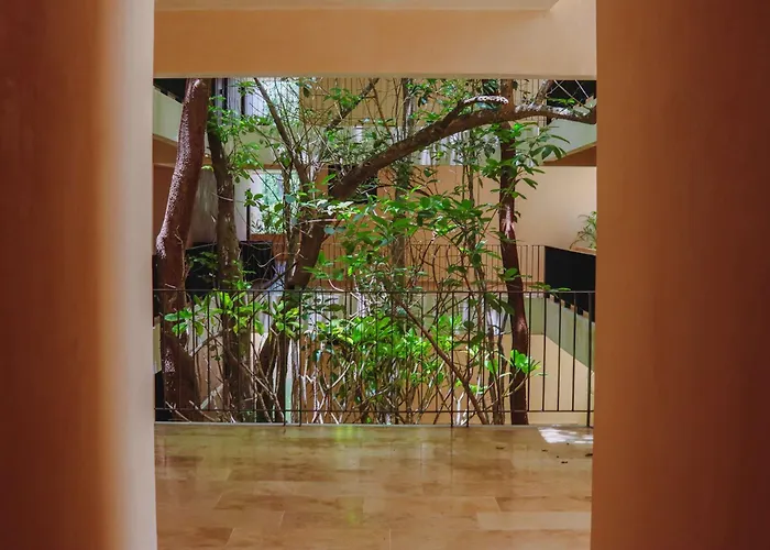 1st Flr Chic Jungle - Priv Pool Steam & Gym Apartment